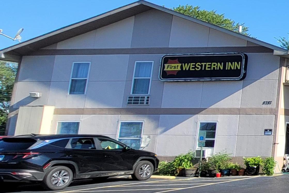 First Western Inn Caseyville Esterno foto