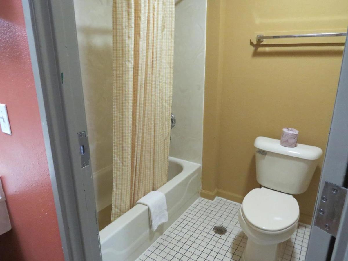 First Western Inn Caseyville Esterno foto